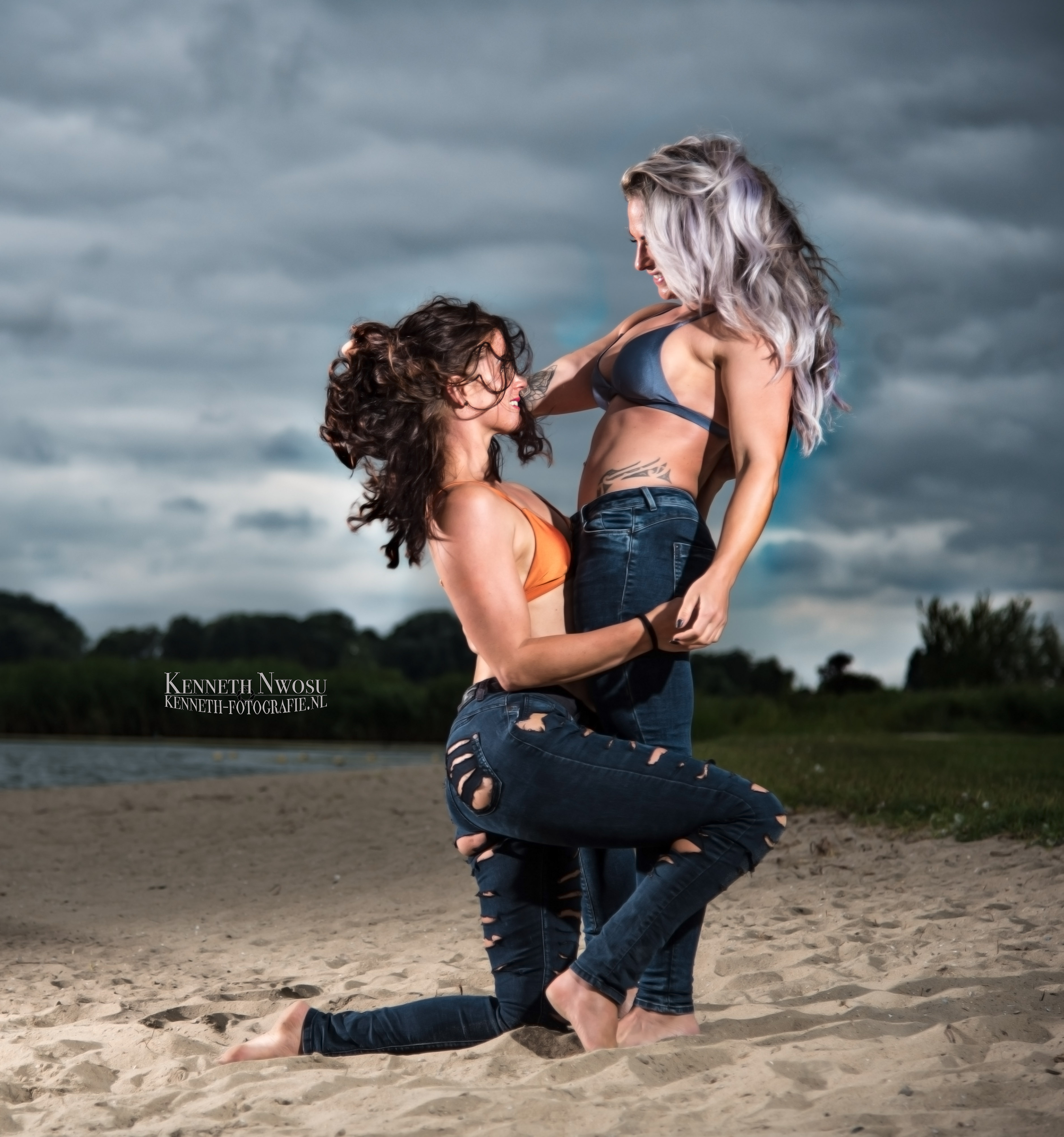 Strand fotoshoot met Marieke en Bernice