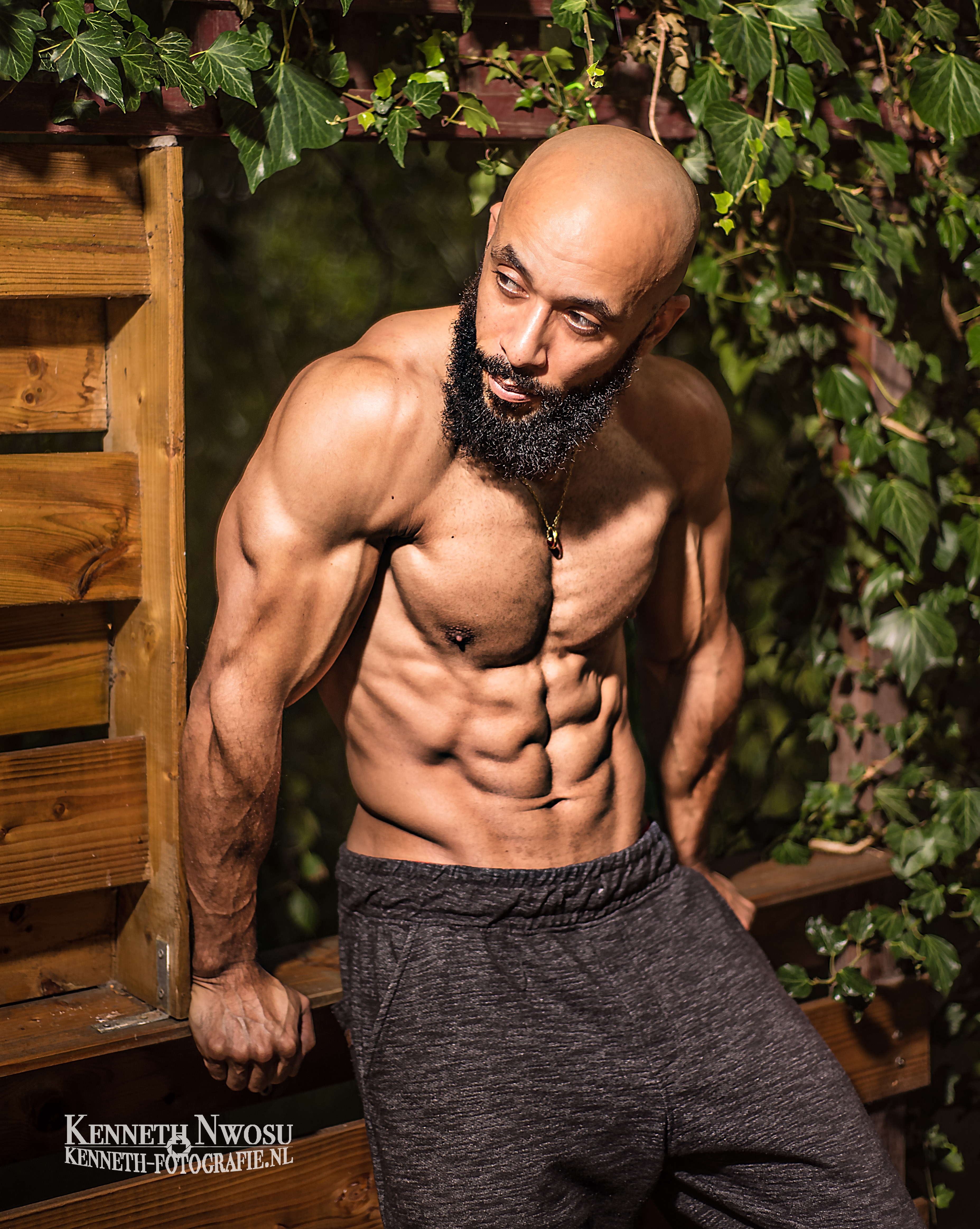 Een paar fitness selfies in de tuin